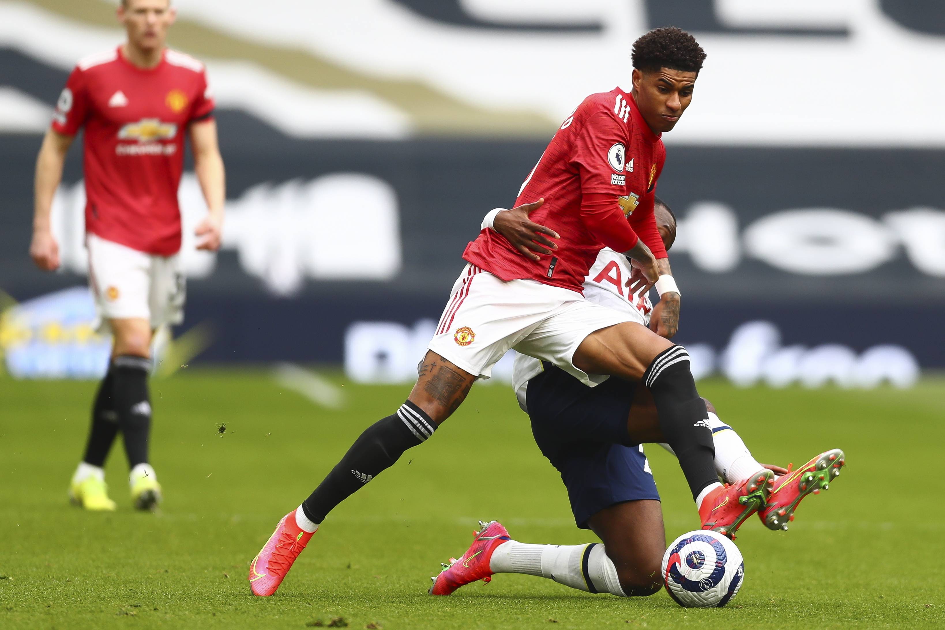 色表现不仅 色表现不仅